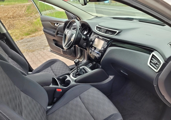 Nissan Qashqai cena 52500 przebieg: 77000, rok produkcji 2015 z Żabno małe 121